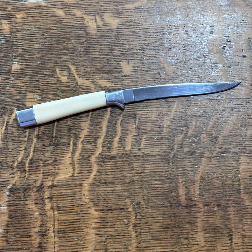 Carvel Hall Vintage Style‎ Carving Knife with Cream Handle